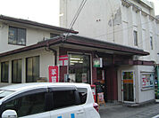 城陽長池郵便局（744m）