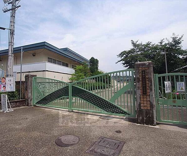 画像28:常磐野小学校まで652m 京福北野線常盤駅の北西にあり、丸太町通り沿いにあるマクドナルドの北側にあります