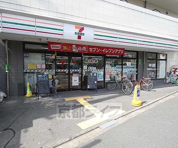 画像26:セブンイレブン京都新町一条店まで496m 上京中学校の目の前。住宅街に立地してます。