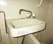 コンパクトな洗面台です