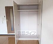 たっぷり収納可能なクローゼットです。