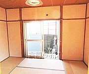 静かな室内です