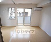 明るい印象のお部屋です