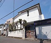 近鉄・京阪の間の好立地物件です。