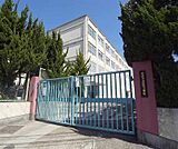 勧修小学校まで284m