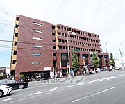 大きなマンションです。
