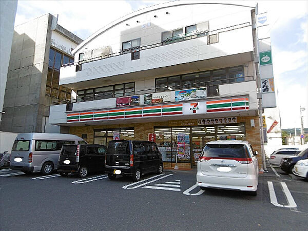 画像16:セブンイレブン 日立助川町1丁目店（555m）