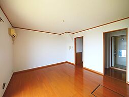 フォアサイト神峰 103 1階2LDKのリビング/ダイニング