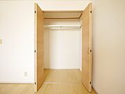 クローゼット（洋室6帖）
