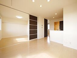 メゾン　ヴェルデュール 203 2階1LDKのリビング/ダイニング