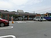 セブンイレブン足立六月3丁目店（513m）