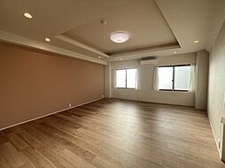 ハイトリオ赤坂八丁目 3SLDKのリビング/ダイニング