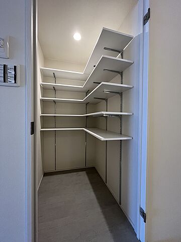 収納 ハイトリオ赤坂八丁目 5階/-