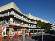 中学校「西東京市立明保中学校まで483m」