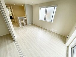 コニフェールI 101 1階1LDKのリビング/ダイニング