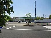 ファミリーマート昭島玉川町店 546m