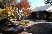 福生市立中央図書館 565m