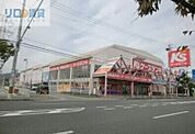ケーズデンキ宝塚伊丹店 587m
