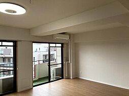 こまえグリーンプラザ 4階1LDKのリビング/ダイニング