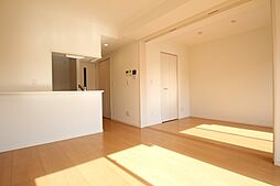 イーストングレイス 2階1LDKのリビング/ダイニング