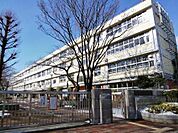 世田谷区立三宿中学校（681m）