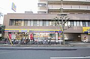 ミニストップ則武店 73m