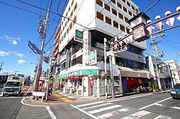 ローソンストア100太閤通六丁目店 239m