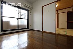 居間