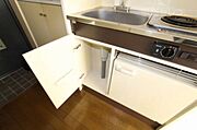 205号室内装写真参照