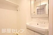 401号室内装写真参照