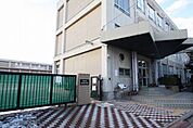 枇杷島小学校 699m