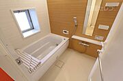 追い焚き・浴室乾燥機能付きです。