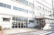 名古屋市立戸田小学校 294m