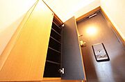 下駄箱も大容量タイプご用意致しました。