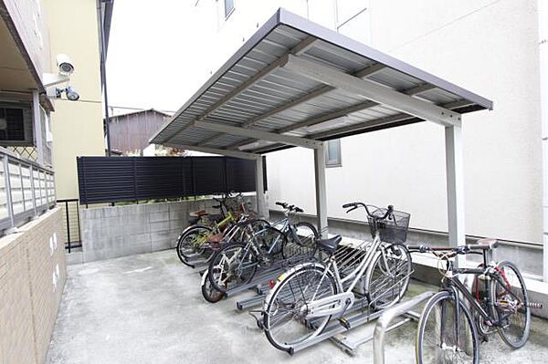 画像26:屋根つきの駐輪場です
