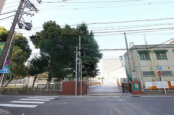 画像28:名古屋市立冨士中学校 733m