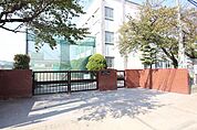 名古屋市立豊正中学校 952m