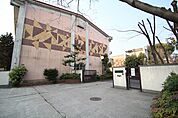 名古屋市立千種中学校 646m