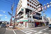 ローソンストア100太閤通六丁目店 137m