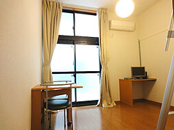 レオパレスシャトー大津 2階1Kのリビング/ダイニング