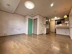 馬場3丁目貸家 4LDKのリビング/ダイニング