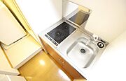 お手入れがしやすいタイプの電気コンロです♪