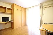 家具・家電以外にも、クローゼット・収納棚も備え付け！
