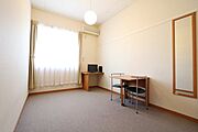 天井が高く、広々としたお部屋♪学生人気のロフト付き