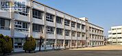 伊丹市立西中学校 484m