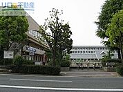 伊丹市立伊丹小学校 364m