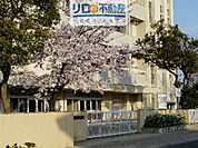 伊丹市立松崎中学校 778m