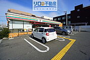 セブンイレブン阪急新伊丹駅前店 673m