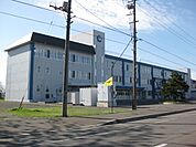 小学校「砂川市立砂川小学校まで1018m」
