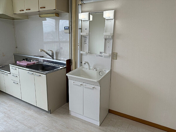 apartment 北海道砂川市空知太東三条２丁目6番7号22
地図を見る